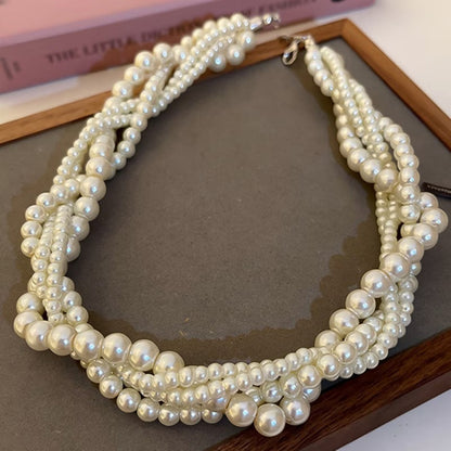 Elegant Statement Pearl Necklace