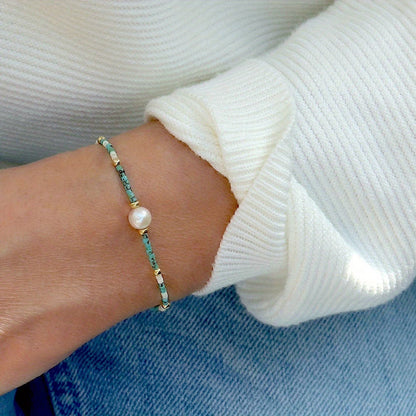 Elegant Turquoise Pearl Bracelet