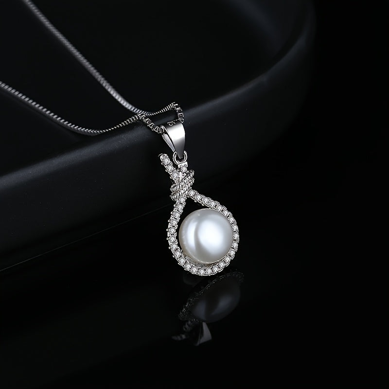 Elegant Twisted Pearl Pendant Necklace