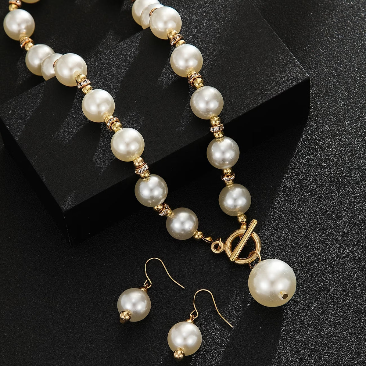 Elegant Chunky Pearl Necklace Set