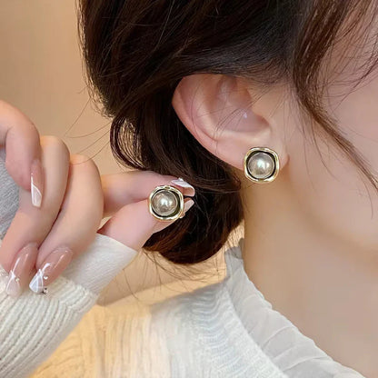 Elegant Black Pearl Stud Earrings