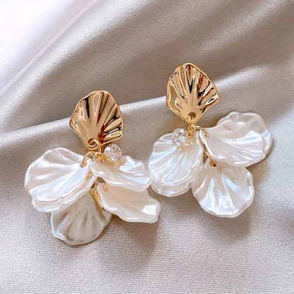 Elegant Pearl Drop Earrings