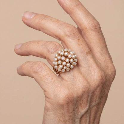 Elegant Inlaid Pearl Gold Ring