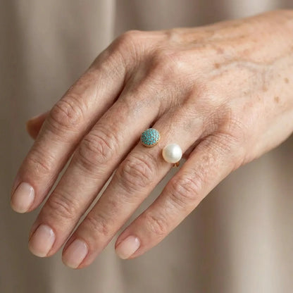 Elegant Pearl and Turquoise Ring